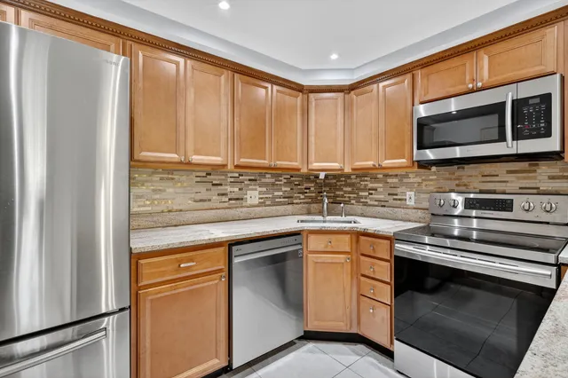 $184,900 | 206 Pine High Occupancy Vehicle Circle, Unit C1, Greenacres, FL 33463