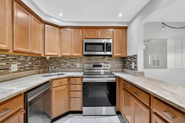 $184,900 | 206 Pine High Occupancy Vehicle Circle, Unit C1, Greenacres, FL 33463