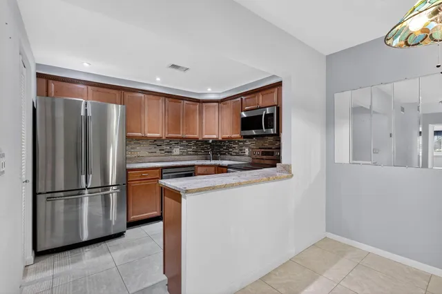 $184,900 | 206 Pine High Occupancy Vehicle Circle, Unit C1, Greenacres, FL 33463