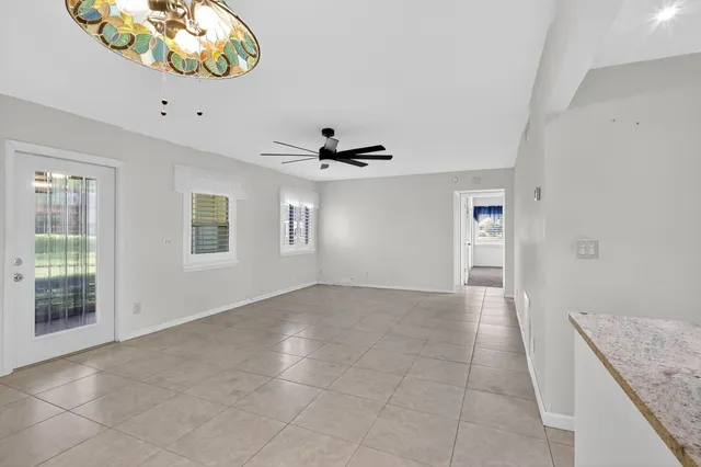 $184,900 | 206 Pine High Occupancy Vehicle Circle, Unit C1, Greenacres, FL 33463