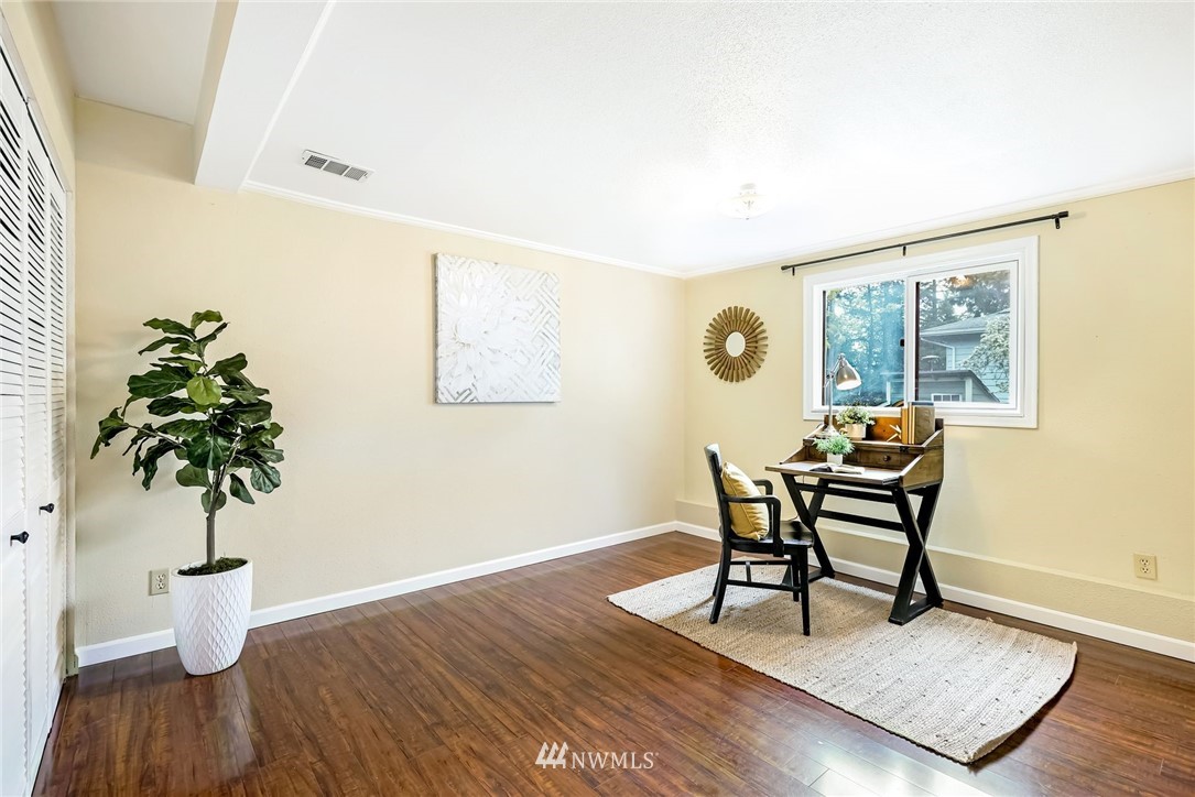 17504 Valley Cir Drive Bothell, WA 98012 - Photo 17 of 32 Gallery Image 17