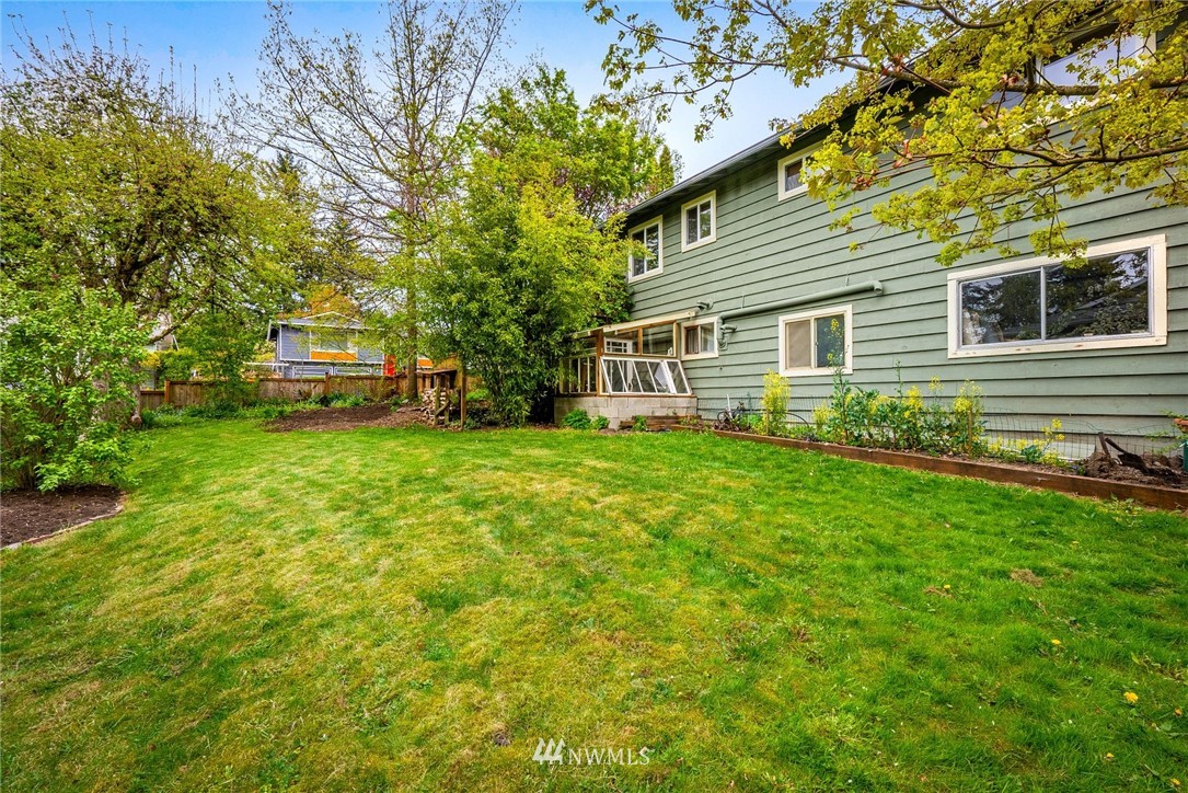 17504 Valley Cir Drive Bothell, WA 98012 - Photo 19 of 32 Gallery Image 19
