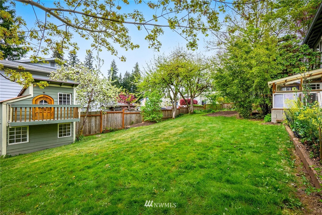 17504 Valley Cir Drive Bothell, WA 98012 - Photo 20 of 32 Gallery Image 20