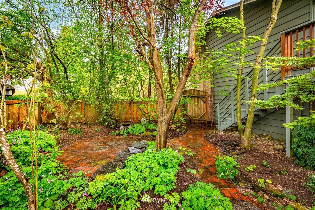 17504 Valley Cir Drive Bothell, WA 98012 - Photo 22 of 32 Gallery Image 22
