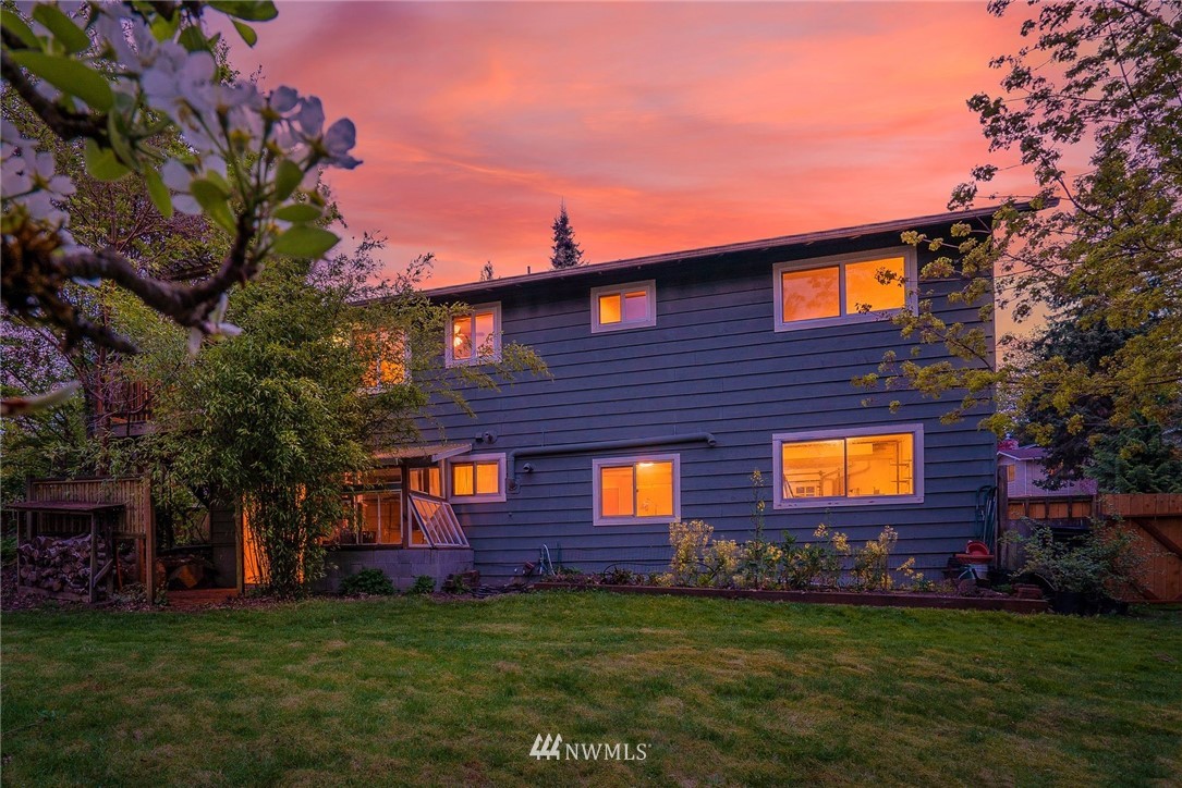 17504 Valley Cir Drive Bothell, WA 98012 - Photo 24 of 32 Gallery Image 24