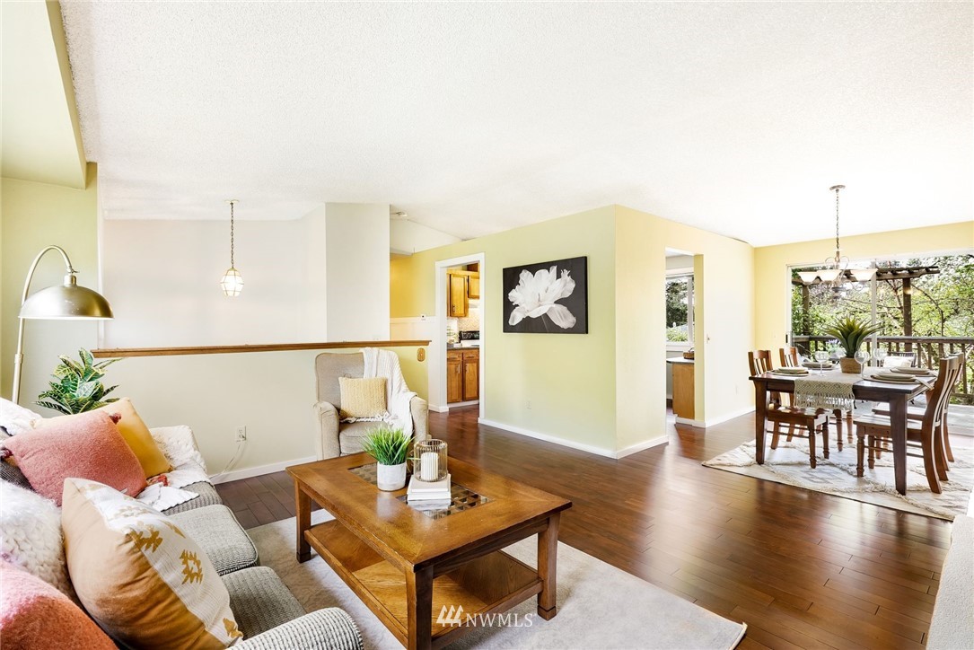 17504 Valley Cir Drive Bothell, WA 98012 - Photo 5 of 32 Gallery Image 5