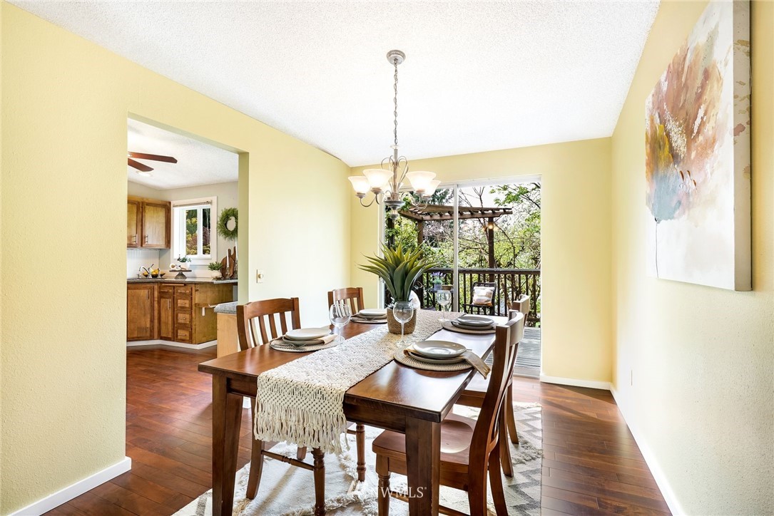 17504 Valley Cir Drive Bothell, WA 98012 - Photo 7 of 32 Gallery Image 7
