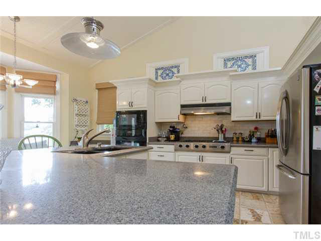 10009 Goodview Court Raleigh, NC 27613 - Photo 8 of 25 Kitchen
