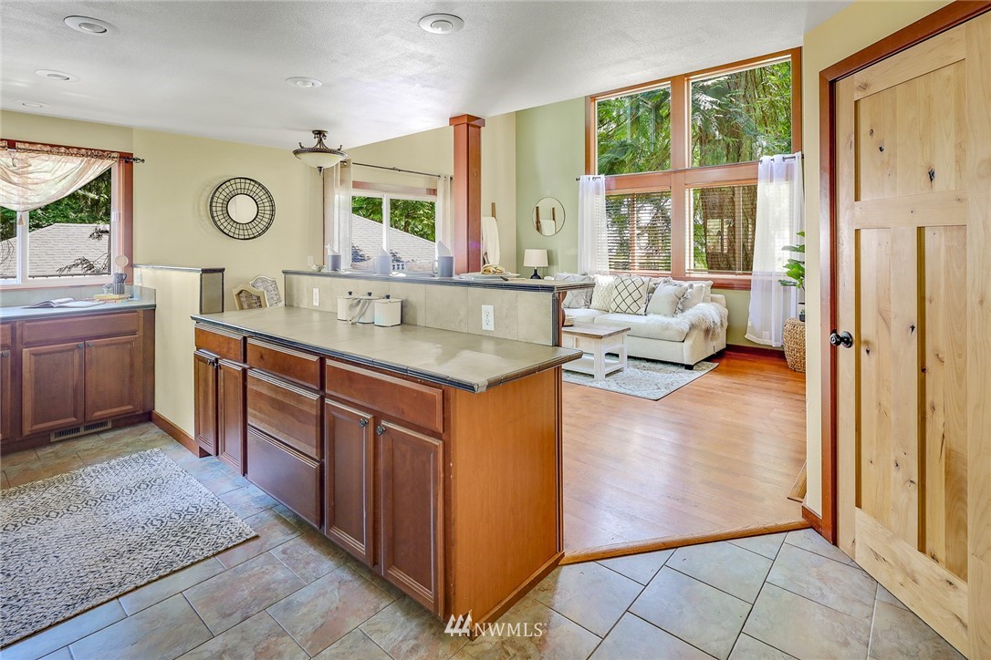 11 Spring Court Bellingham, WA 98229 - Photo 3 of 40 Gallery Image 3