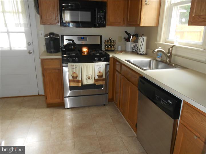 218 Beech Road Wallingford, PA 19086 - Photo 4 of 23