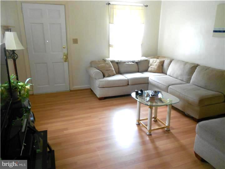 218 Beech Road Wallingford, PA 19086 - Photo 5 of 23 Living Room