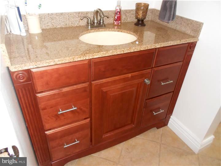 218 Beech Road Wallingford, PA 19086 - Photo 9 of 23 Bathroom