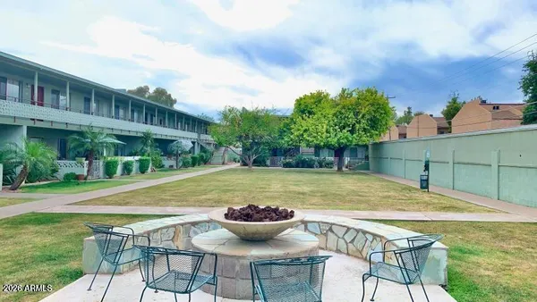 a view of a yard in front of house