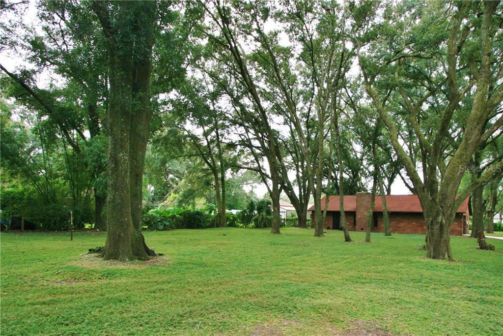 1706 North Valrico Road Dover, FL 33527 - Photo 1 of 1