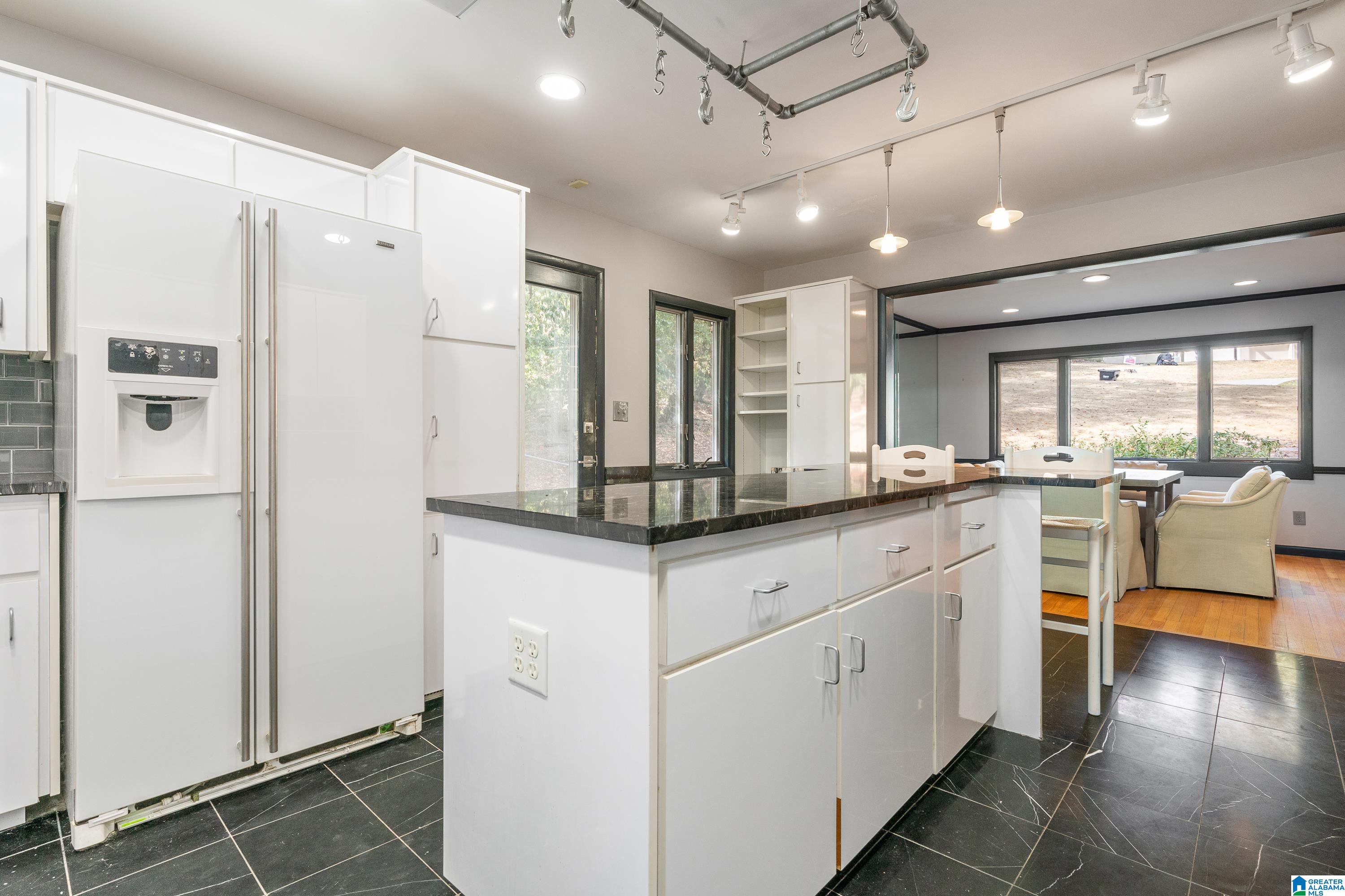 3317 North Woodridge Road Birmingham, AL 35223 - Photo 11 of 26