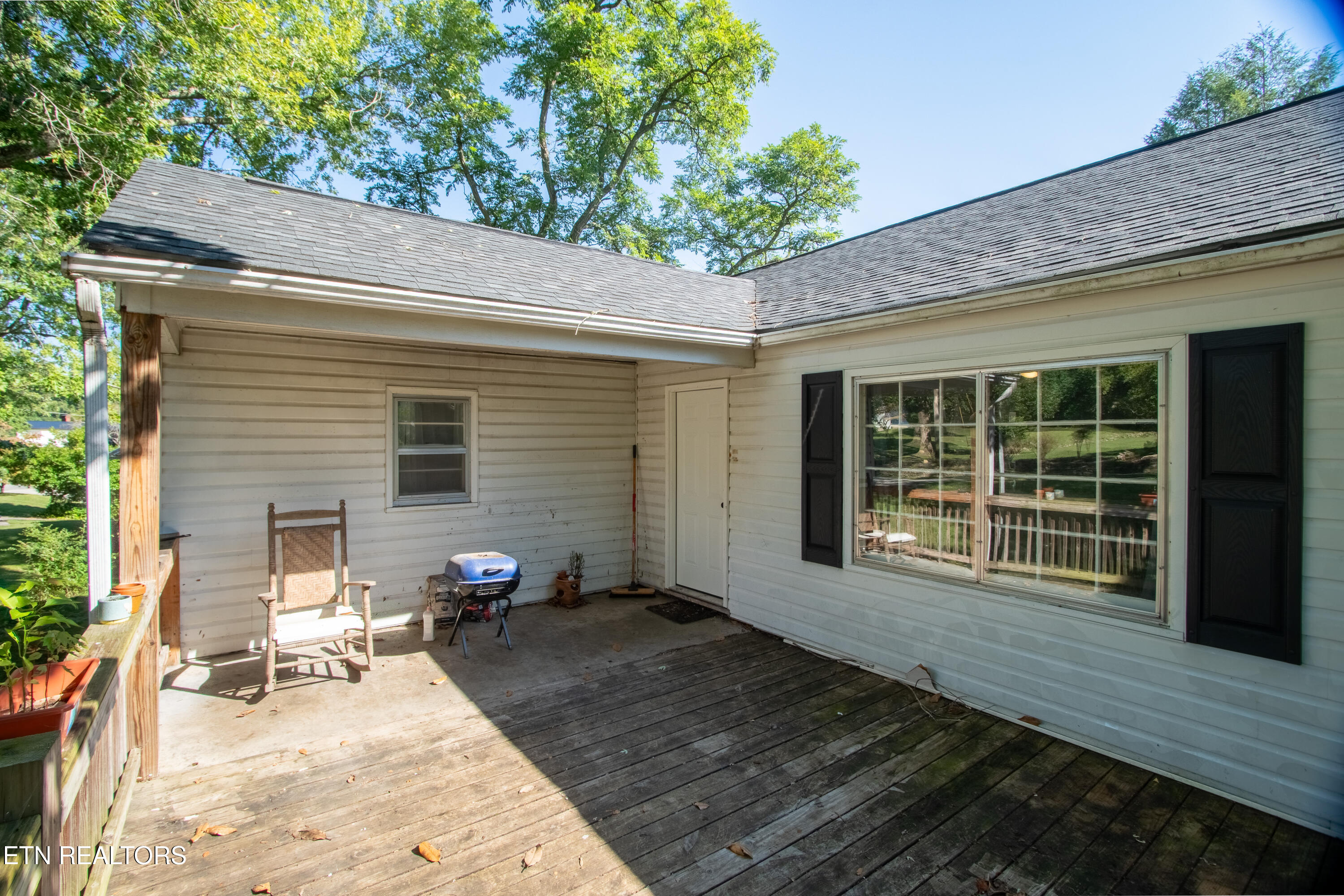 129 South High Knob Road La Follette, TN 37766 - Photo 13 of 17 DSC07049-HDR