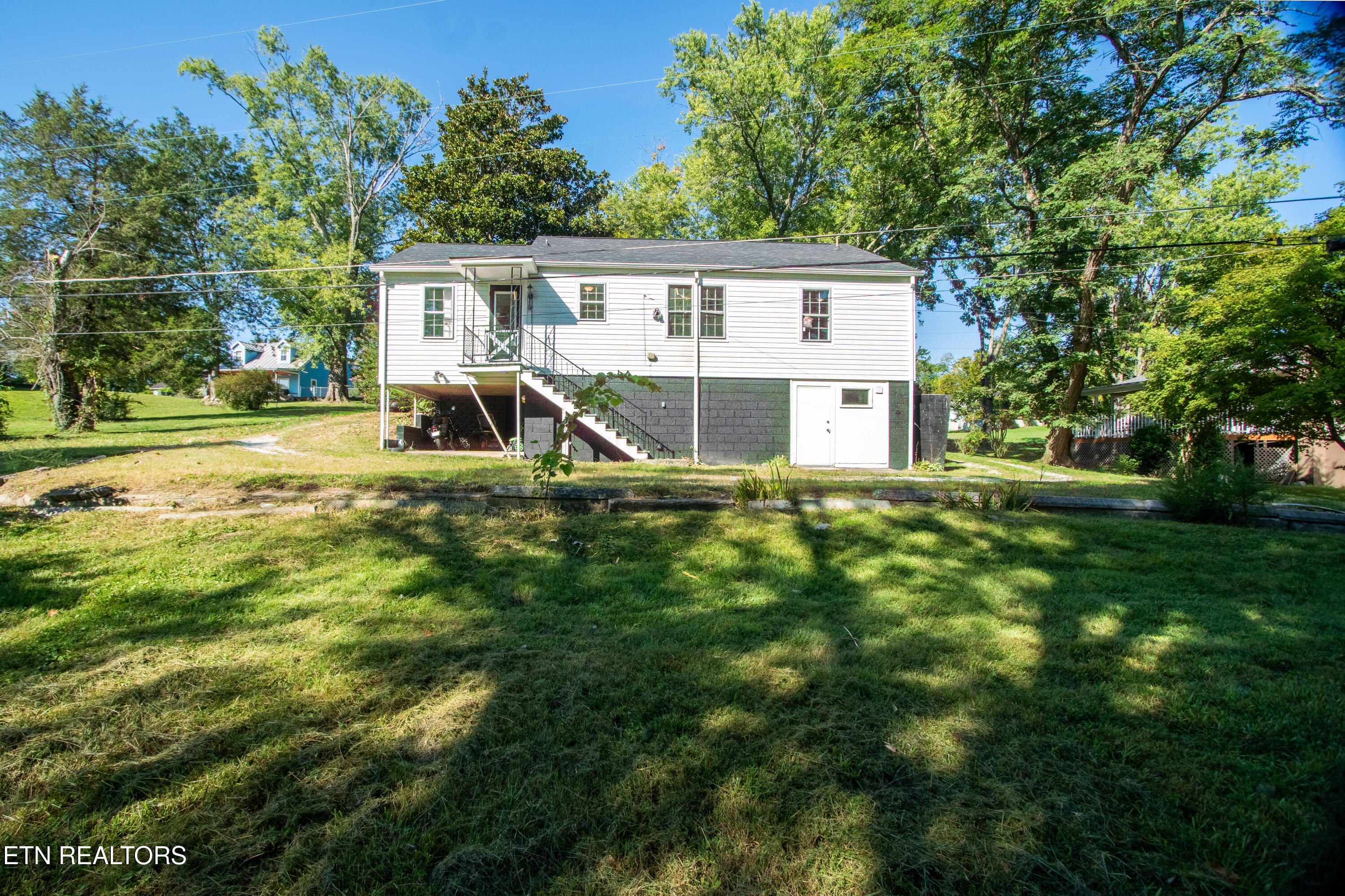 129 South High Knob Road La Follette, TN 37766 - Photo 15 of 17 DSC07029-HDR