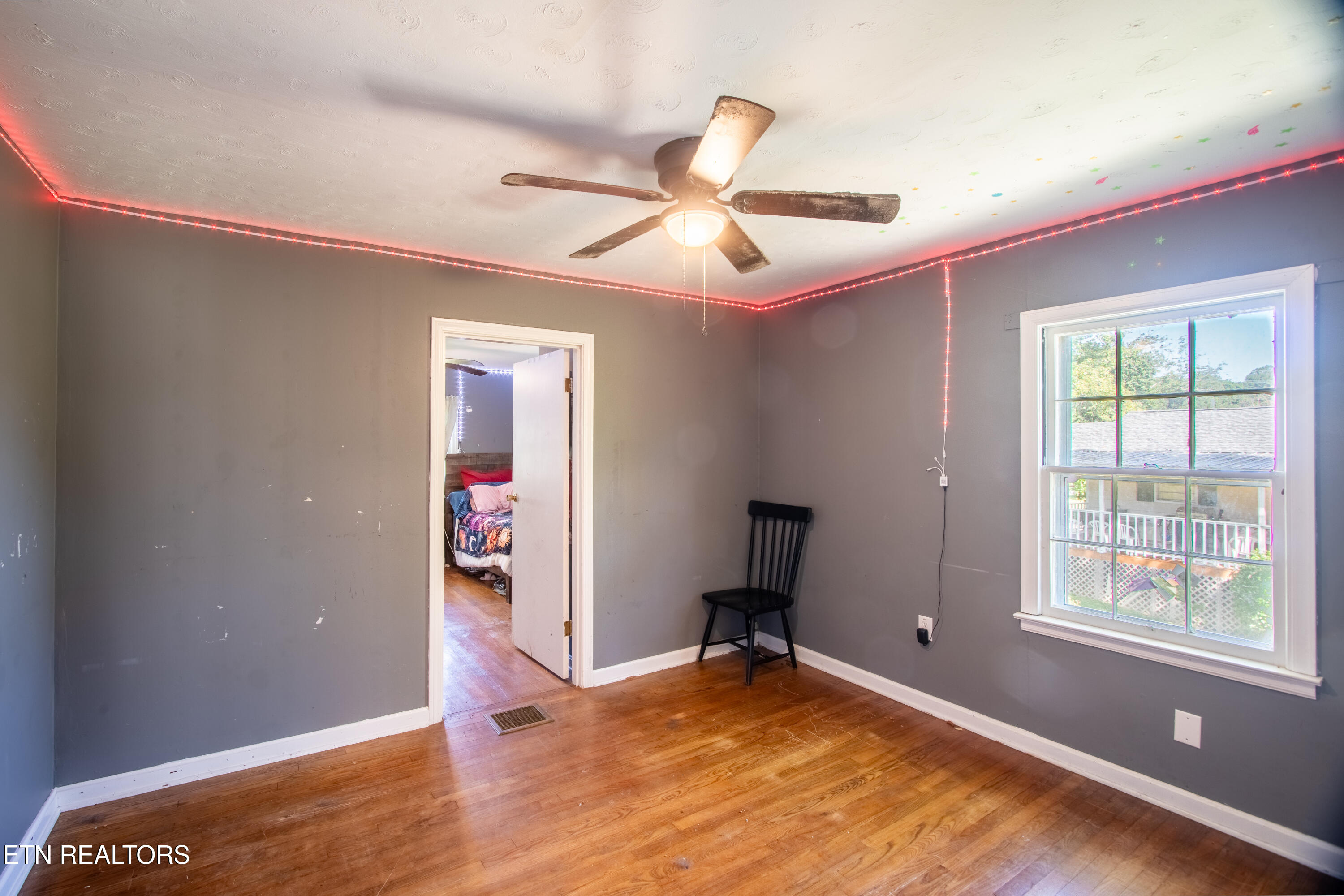 129 South High Knob Road La Follette, TN 37766 - Photo 5 of 17 DSC07119-HDR