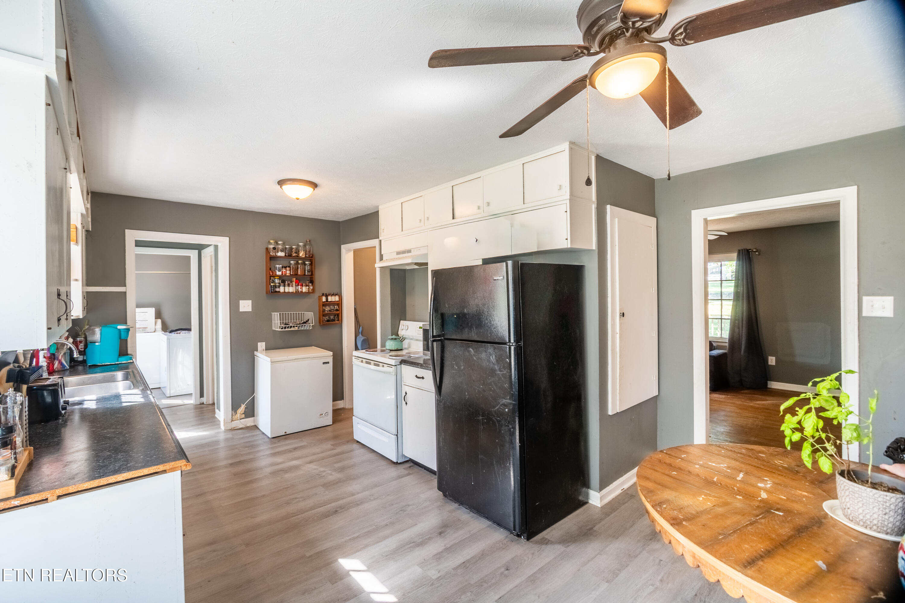 129 South High Knob Road La Follette, TN 37766 - Photo 9 of 17 DSC07079-HDR