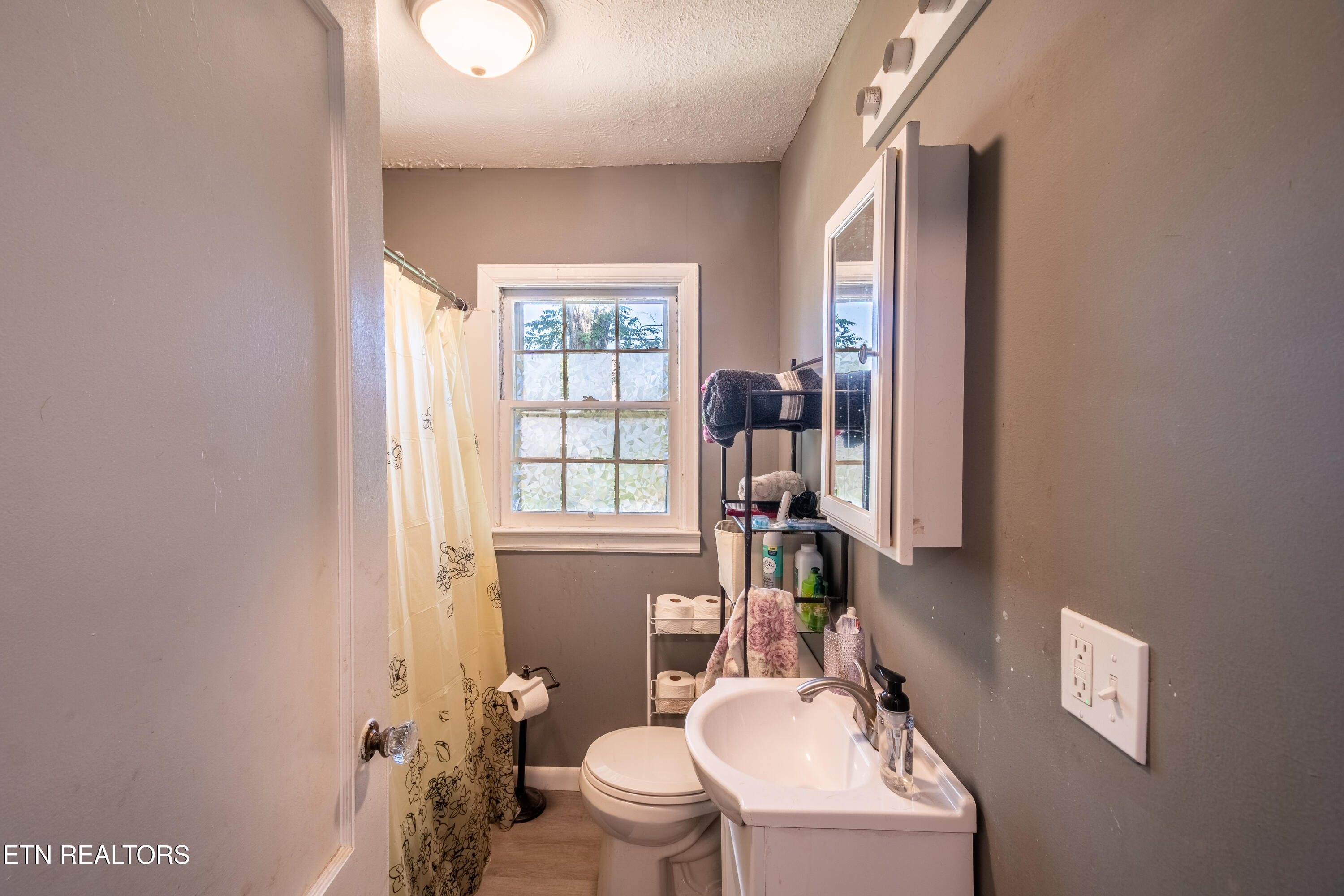129 South High Knob Road La Follette, TN 37766 - Photo 10 of 17 DSC07109-HDR