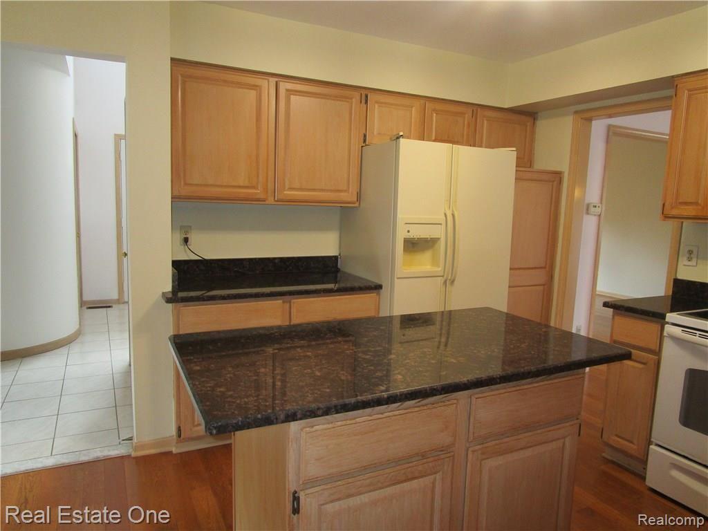 2124 Reagan Drive Rochester Hills, MI 48309 - Photo 13 of 23