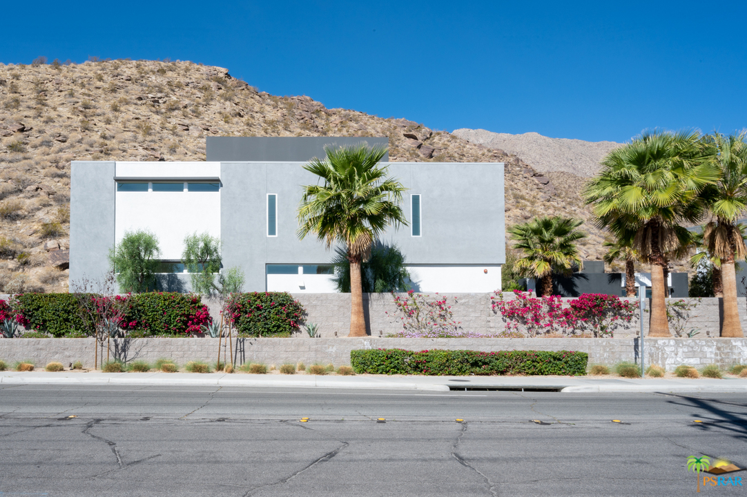 1521 South Belardo Road Palm Springs, CA 92264 - Photo 4 of 37 front view of a house with a street