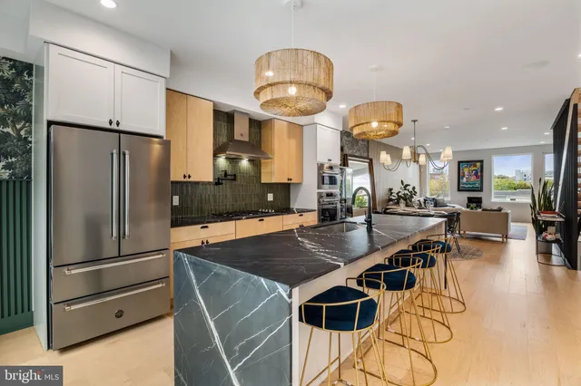 $1,189,900 | 175 West Oxford Street, Unit C1, Philadelphia, PA 19122