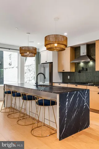 $1,189,900 | 175 West Oxford Street, Unit C1, Philadelphia, PA 19122