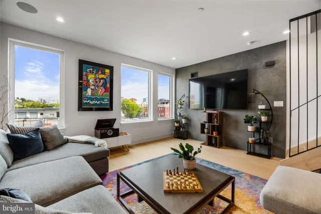 $1,189,900 | 175 West Oxford Street, Unit C1, Philadelphia, PA 19122