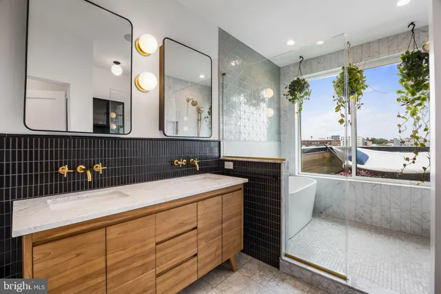 $1,189,900 | 175 West Oxford Street, Unit C1, Philadelphia, PA 19122