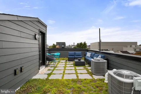 $1,189,900 | 175 West Oxford Street, Unit C1, Philadelphia, PA 19122