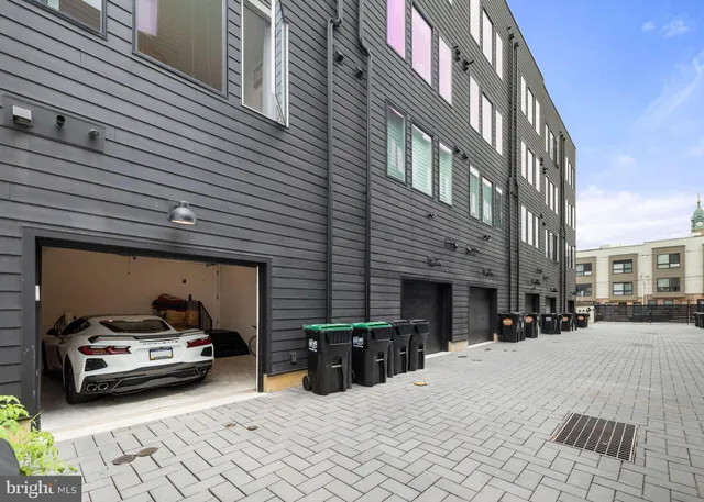 $1,189,900 | 175 West Oxford Street, Unit C1, Philadelphia, PA 19122