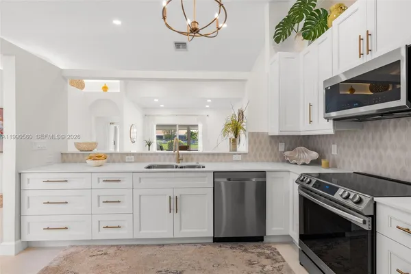 $3,700 | 15465 Lake Magnolia Place, Delray Beach, FL 33484