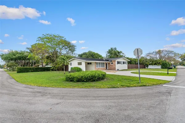 $4,900 | 8965 Southwest 125th Terrace, Miami, FL 33176