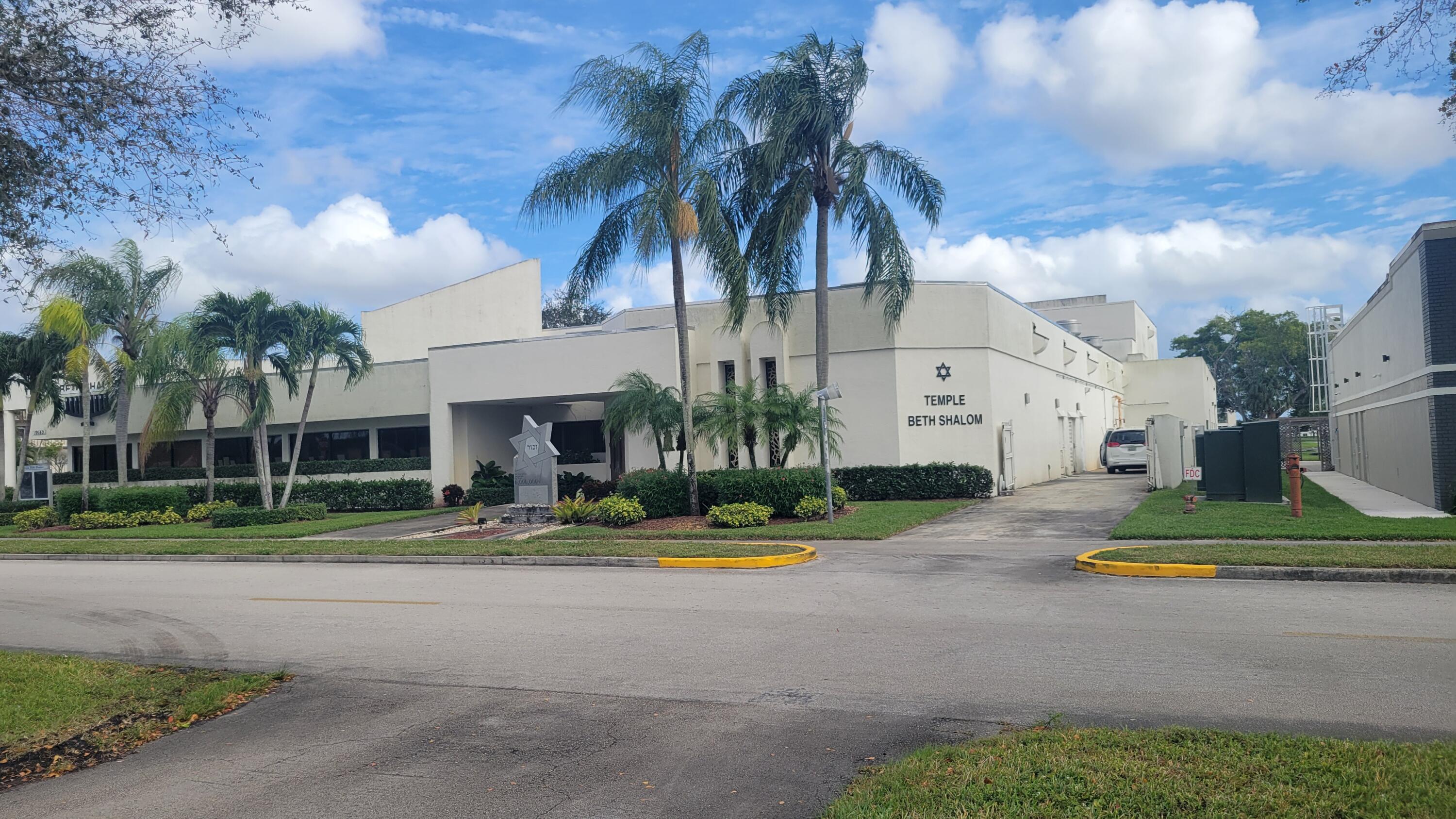 4029 Exeter Boca Raton, FL 33434 - Photo 34 of 45 worship