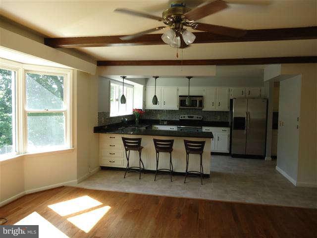 19718 Meadowbrook Road Hagerstown, MD 21742 - Photo 7 of 23 Kitchen