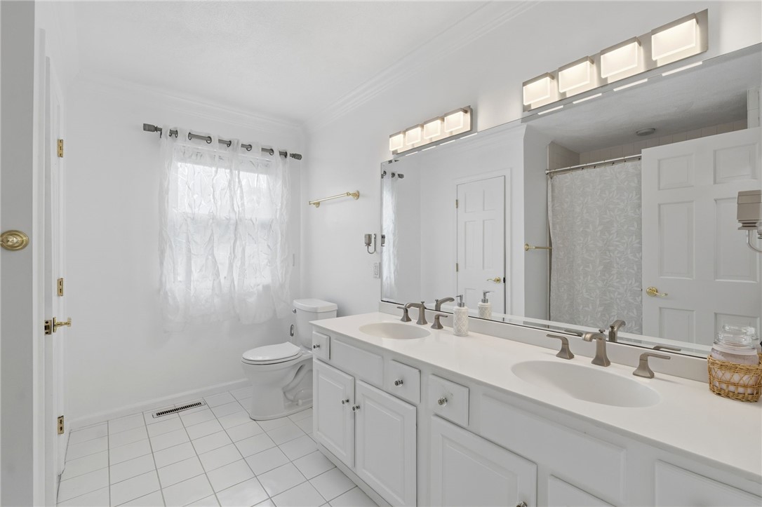 125 Old Mendon Road Cumberland, RI 02864 - Photo 19 of 40