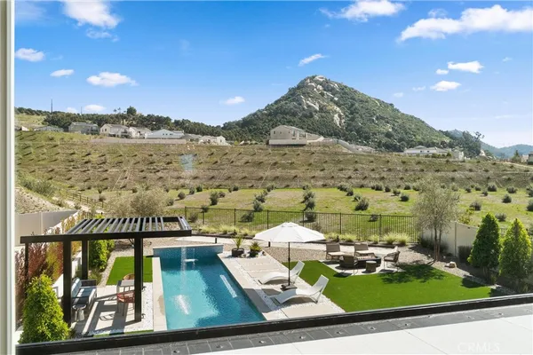 $1,299,000 | 333 Canter Court, Fallbrook, CA 92028