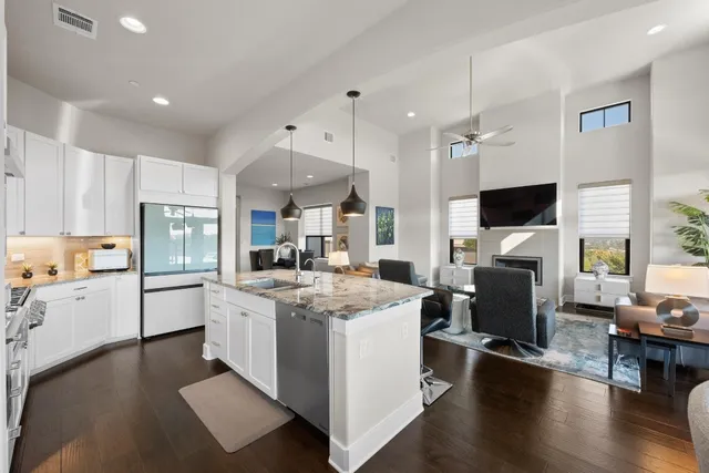 $1,150,000 | 8200 Southwest Parkway, Unit 604, Austin, TX 78735