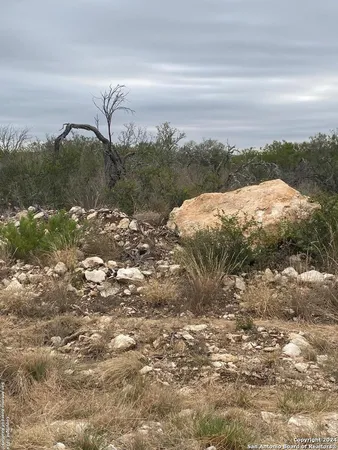 $76,700 | 644 Legend Hills, Uvalde, TX 78801