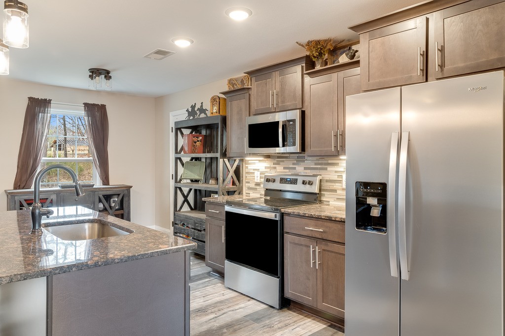 1502 Dewberry Road Clarksville, TN 37042 - Photo 5 of 16 Gallery Image 5