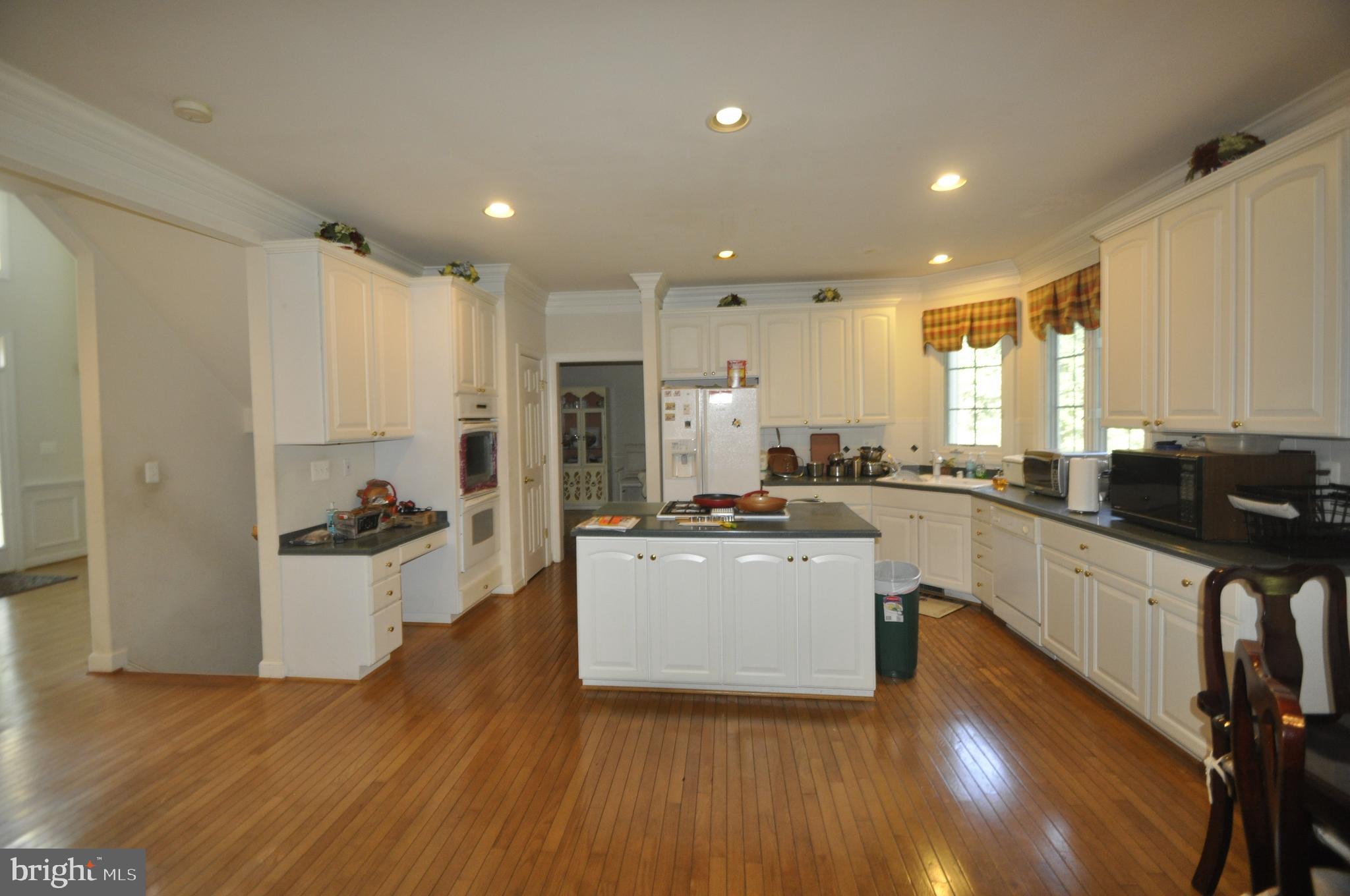 2800 Gold Mine Road Brookeville, MD 20833 - Photo 2 of 24 Gallery Image 2