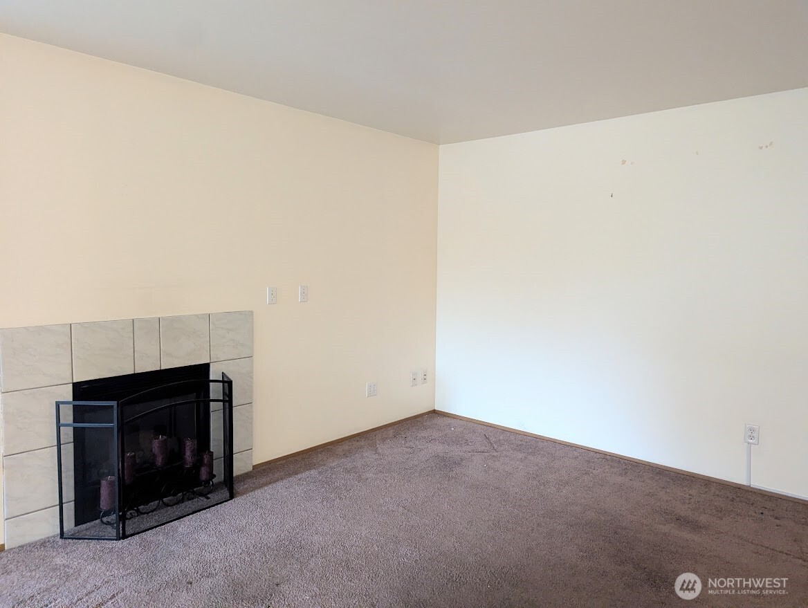 2007 99th Street East, Unit 1 Tacoma, WA 98445 - Photo 10 of 39