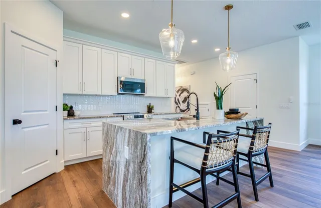 $649,000 | 1410 Nebraska Avenue, Palm Harbor, FL 34683