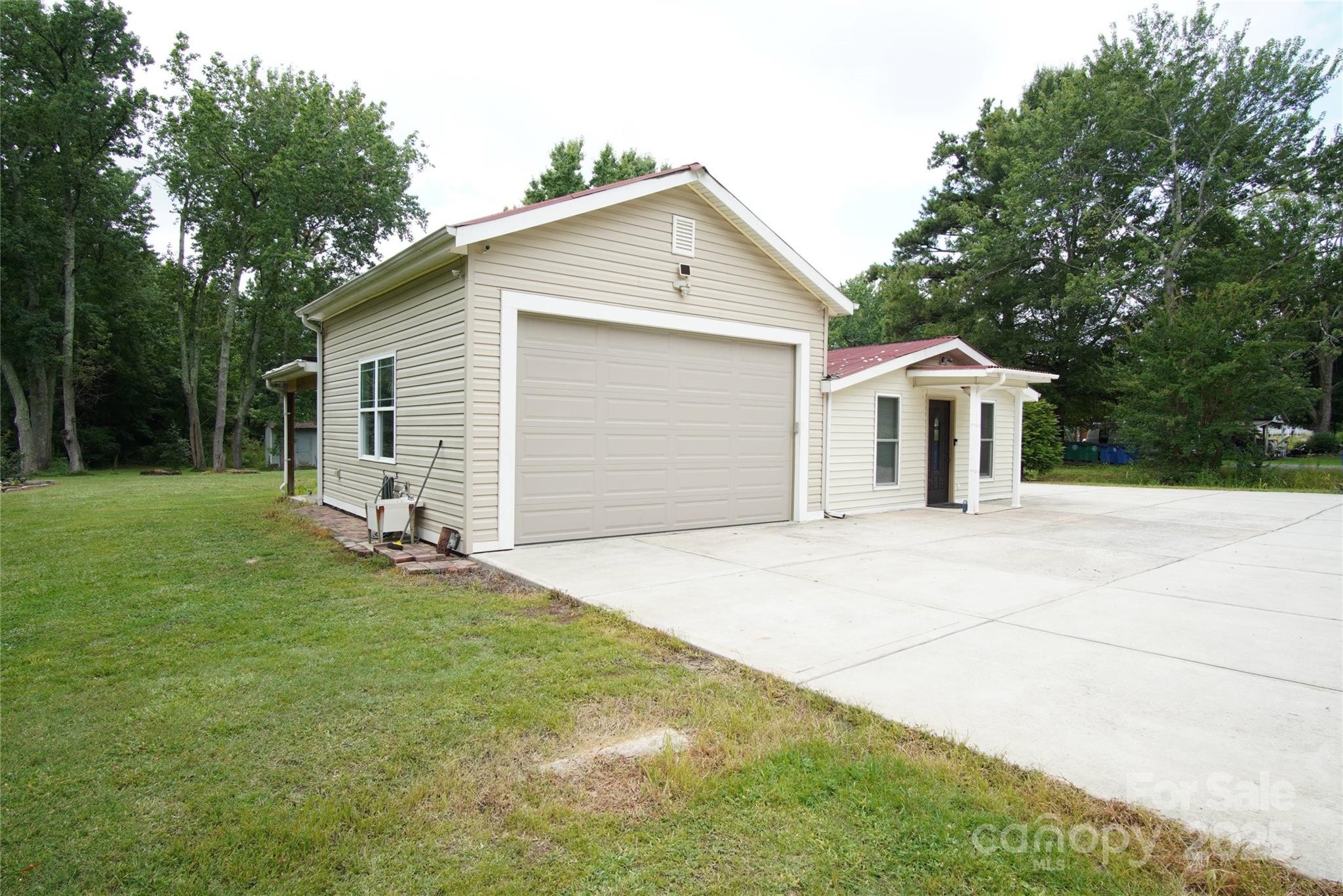 3974 Pleasant Plains Road Matthews, NC 28104 - Photo 3 of 42 Gallery Image 3