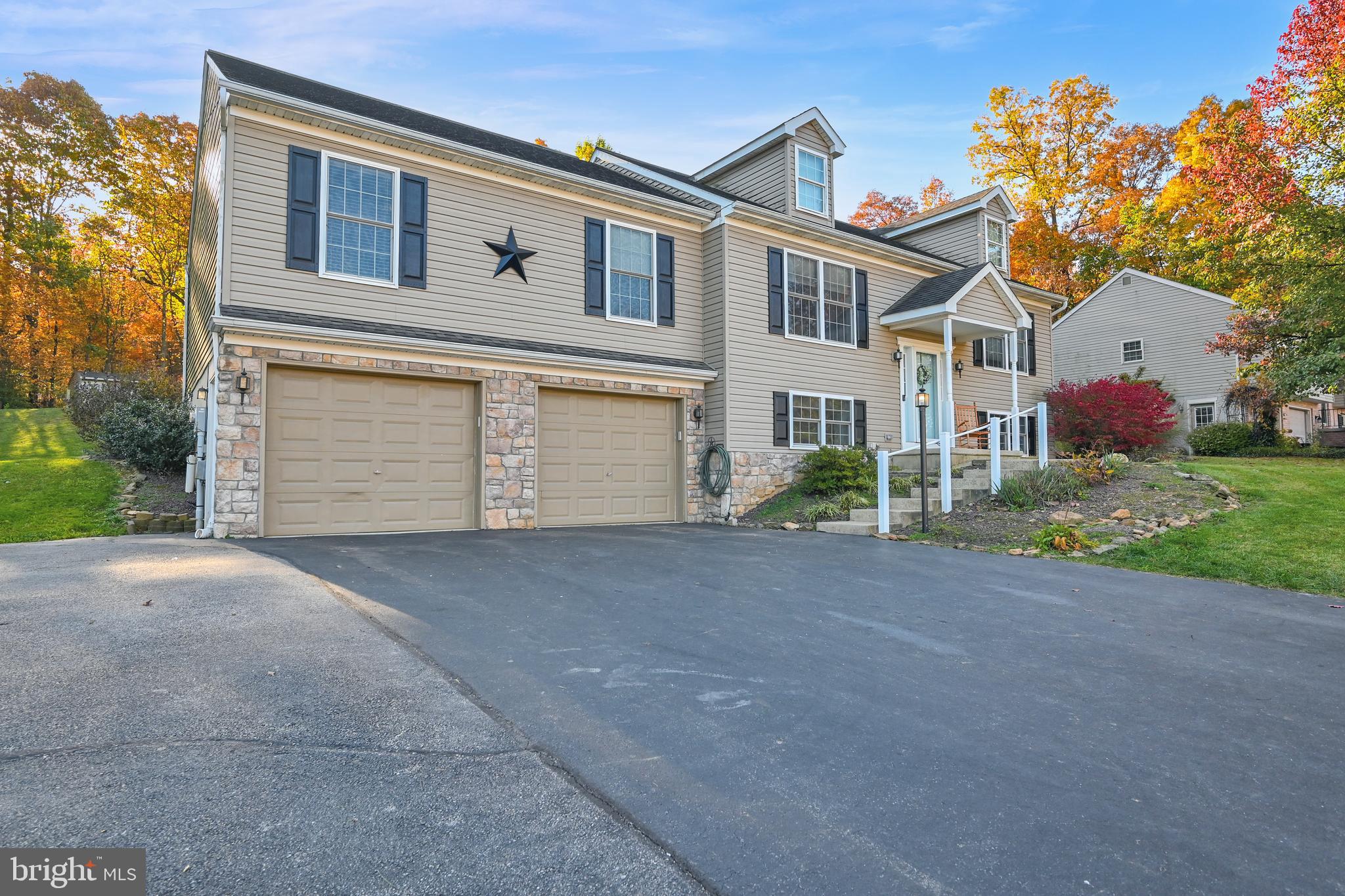 1859 Pin Oak Drive Spring Grove, PA 17362 - Photo 6 of 53 Gallery Image 6