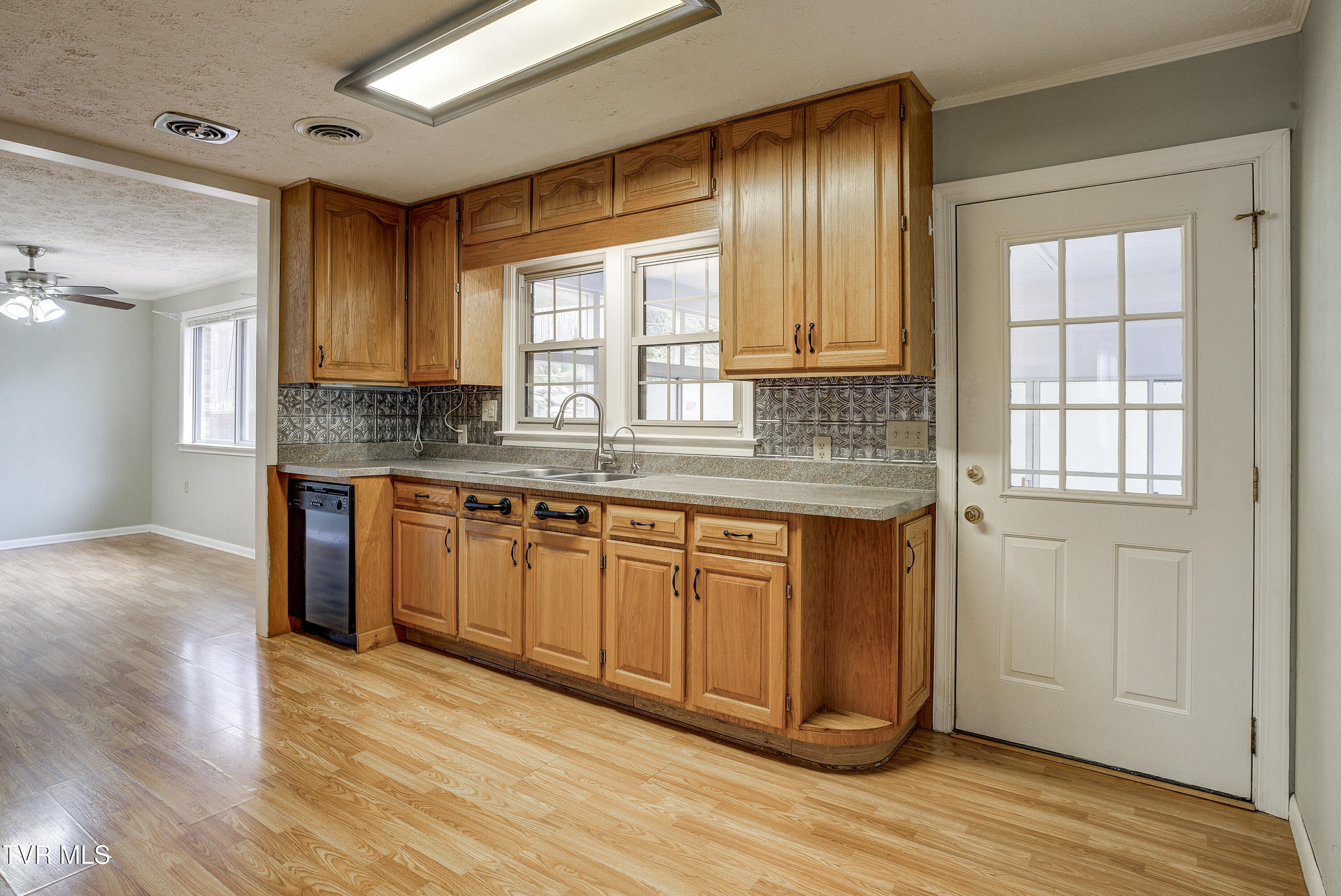 1208 Robinhood Road Greeneville, TN 37745 - Photo 12 of 63 Robinhood-INTERIOR-5