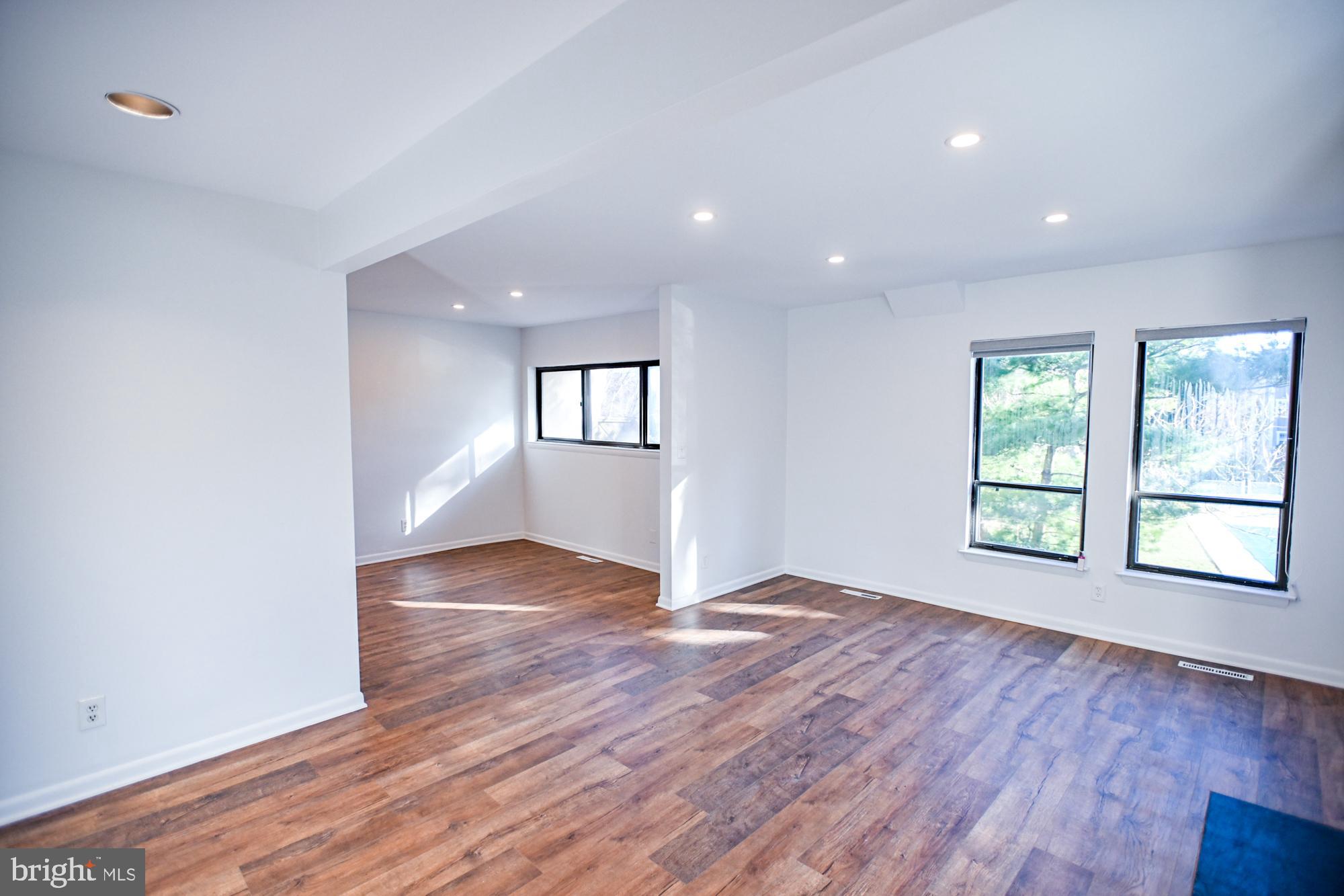 733 Stoney Spring Drive Baltimore, MD 21210 - Photo 16 of 53 Living room