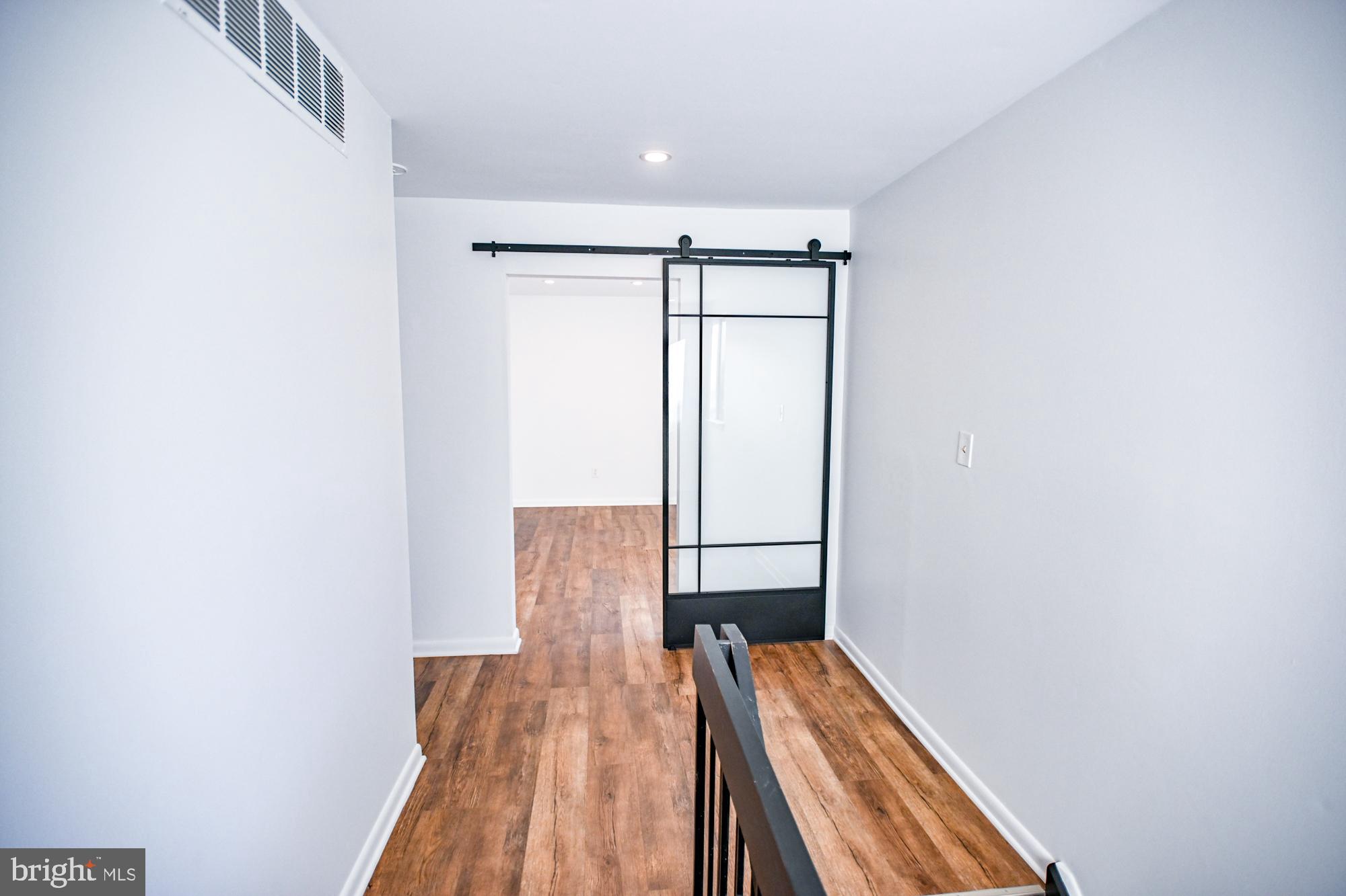 733 Stoney Spring Drive Baltimore, MD 21210 - Photo 21 of 53 Upstairs hallway