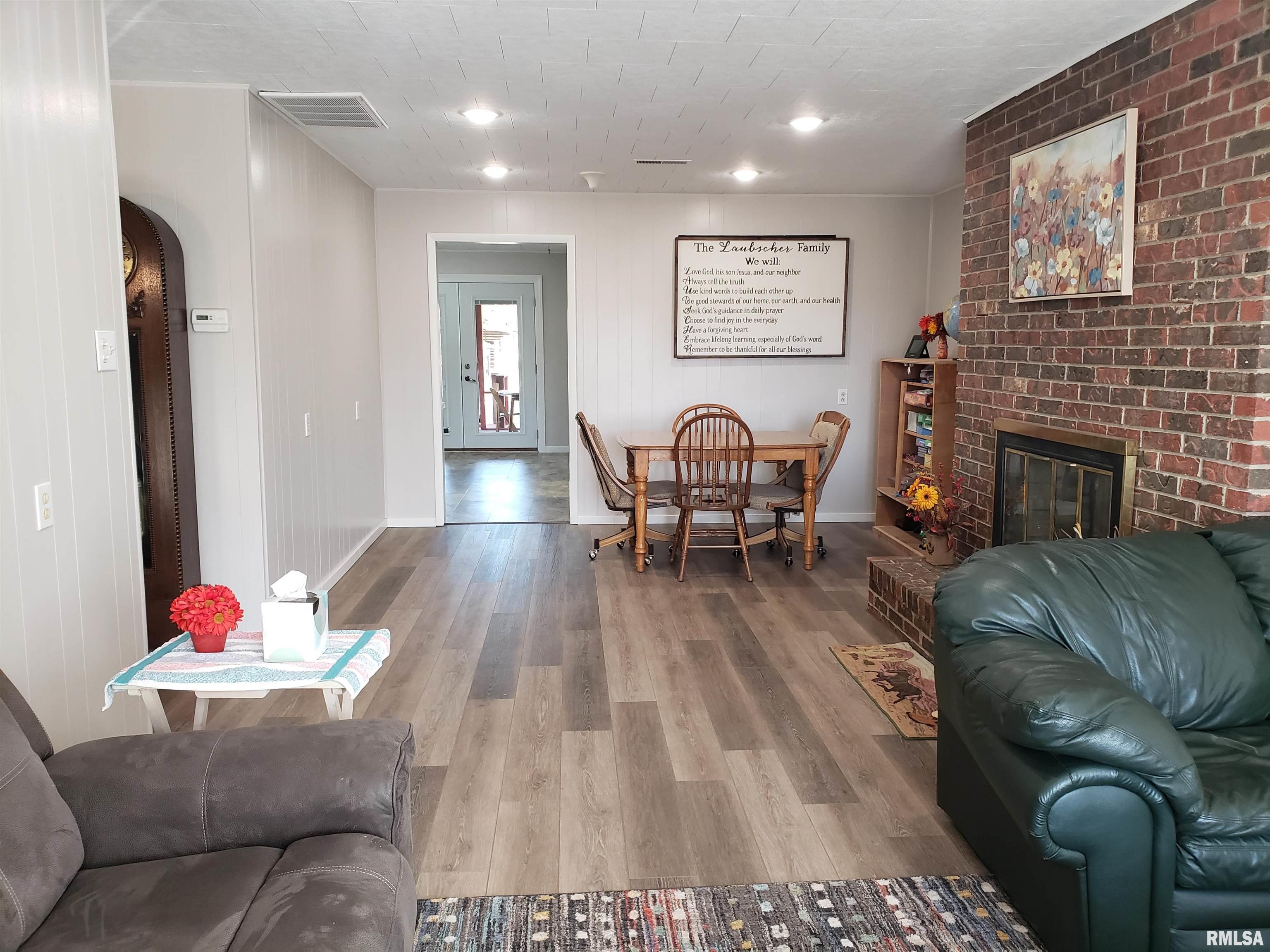 132 Ozark Road Stonefort, IL 62987 - Photo 5 of 78 Gallery Image 5